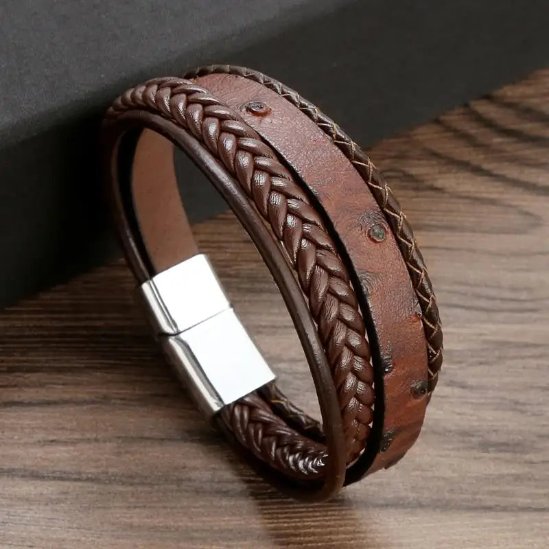 Pulseira Masculina de Couro Trançado – Estilo Punk com Cruz Preta Decorativa e Fecho Magnético