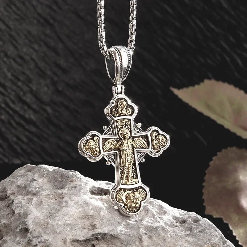 Colar Pingente Vintage Gótico de Caveira com Cruz de Jesus — Joia Católica Masculina, Amuleto Religioso Estilo Punk