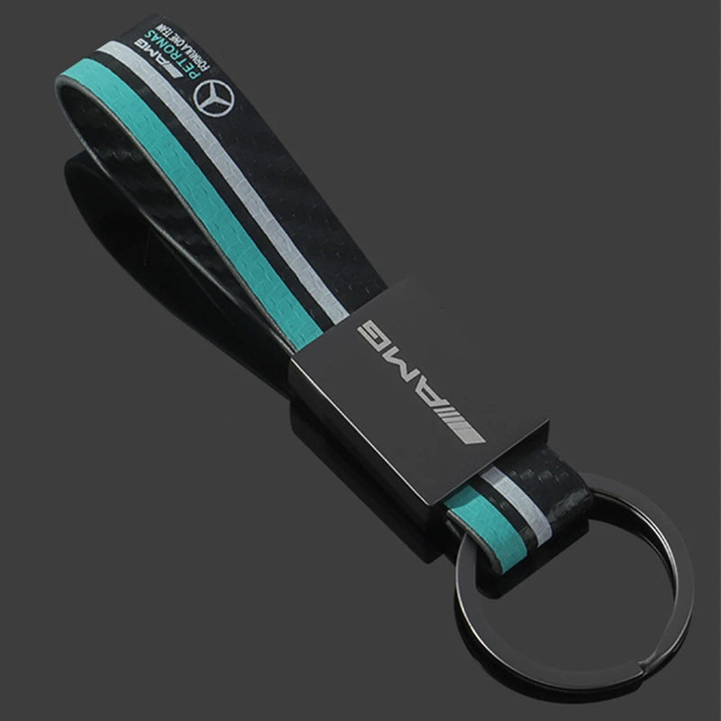 Chaveiro de Couro com Emblema de Carro – Estilo Racing para Mercedes-Benz AMG (Modelos W203, W206, W220, W205, W211, W212, W201, W210, W108, W168)